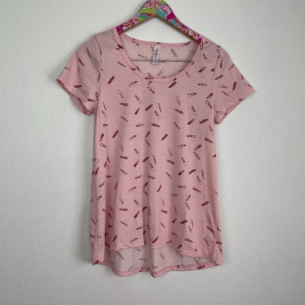 LuLaRoe pink lipstick classic tee size XS // 1954